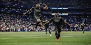 新赛季展望：十连冠之路的挑战与机会-九游体育