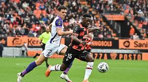 换帅背景：保级成功后的主动求变与九游体育战略考量-九游体育