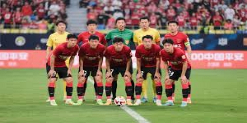 九游体育豪门动向：两大热门下家浮出水面-九游体育