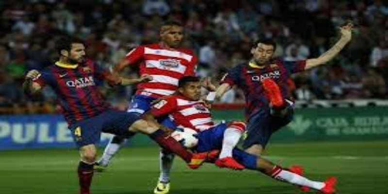 传奇回归：九游体育解读弗格森与黄金教练团的组合优势-九游体育