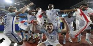 决赛回顾：九游体育见证关键一击的诞生-九游体育