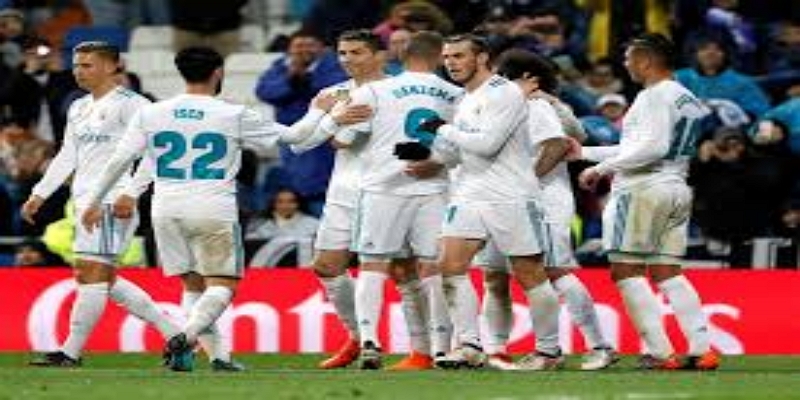 比赛中断现场：九游体育记录看台上的团结瞬间-九游体育