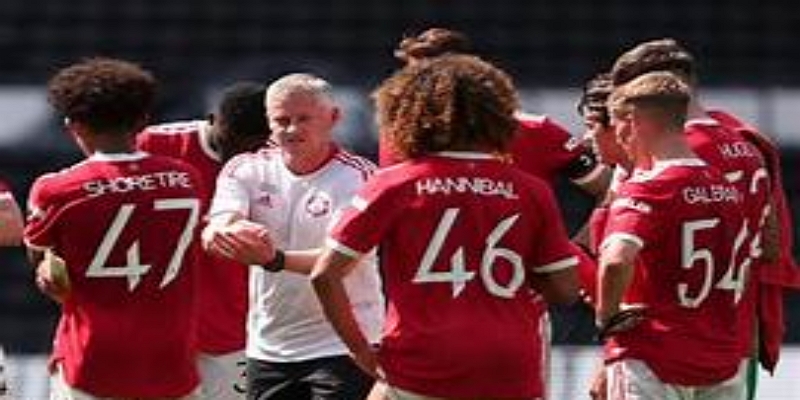 争议判罚瞬间：九游体育舆论全面引爆-九游体育