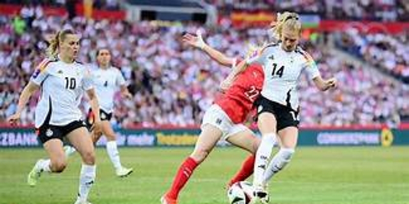 小场馆的大价值：曼城学院球场的独特魅力 -九游体育